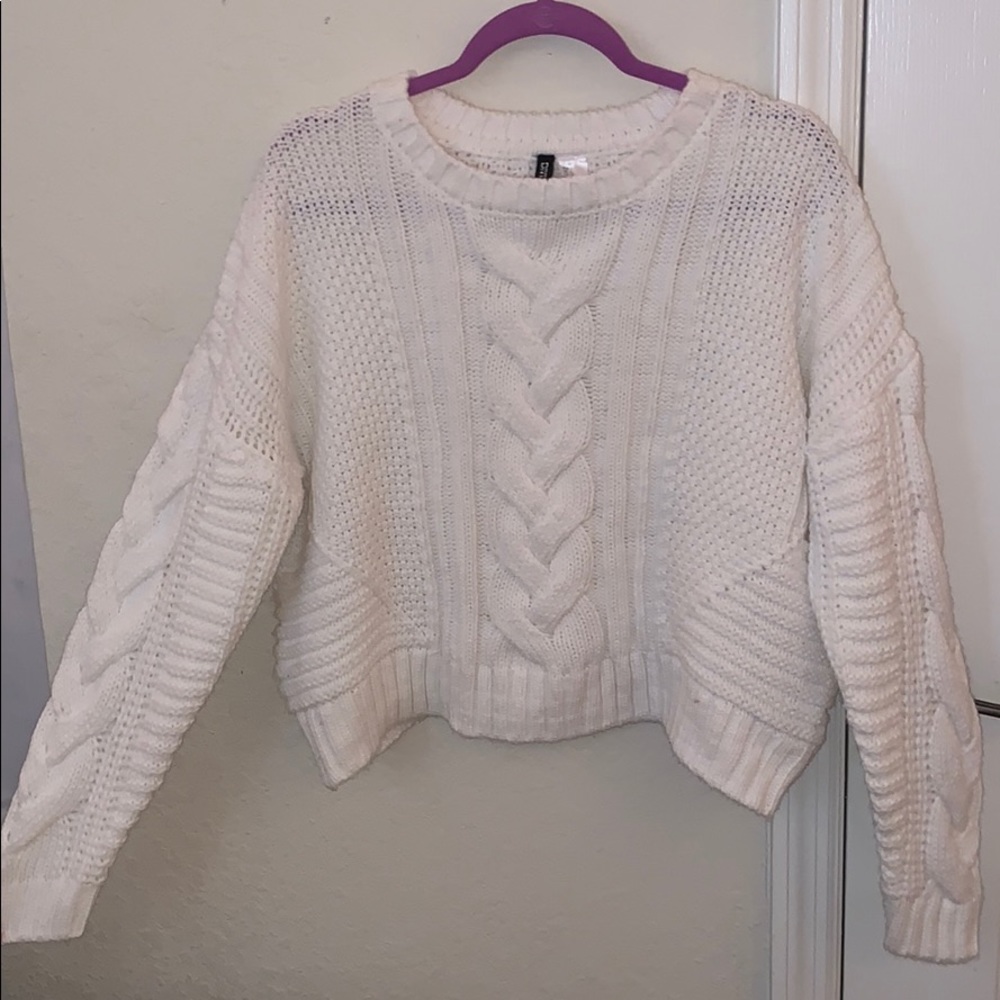 🤍White H&M Sweater🤍